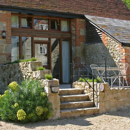 The Garlic Farm Villa Sandown Room photo