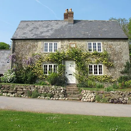 The Garlic Farm Villa Sandown Room photo